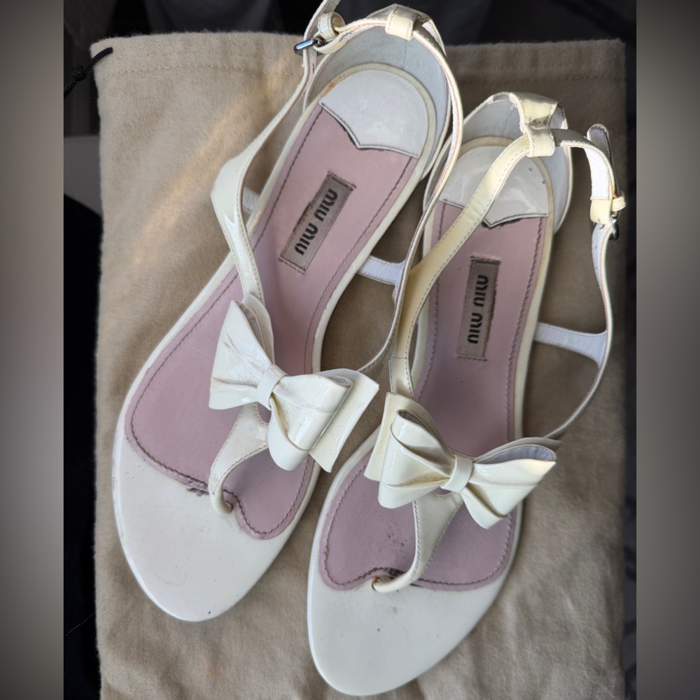 Miu Miu White Sandals with Bow